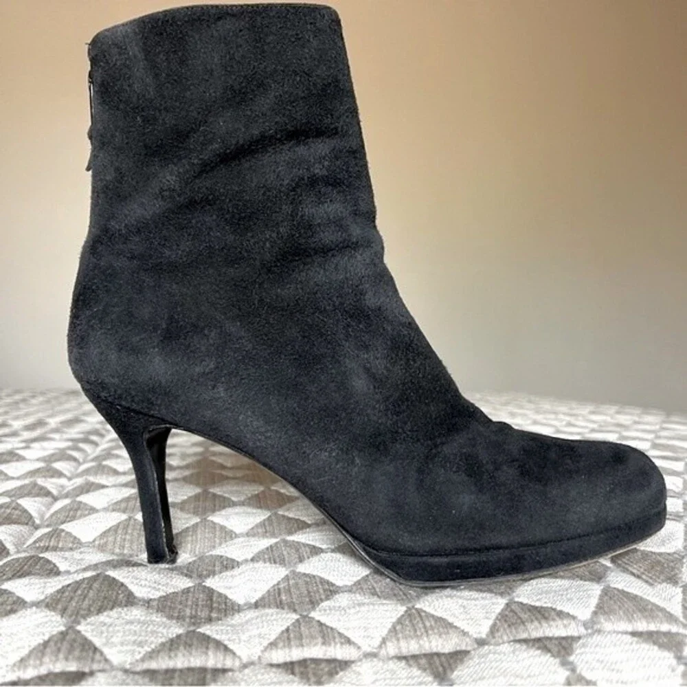 Stuart Weitzman‎ Black Suede Chic Heeled Ankle Boots Booties Back Zip Women 9.5